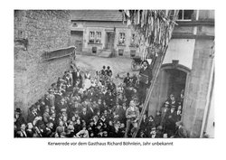 Kerwerede vor Gasthaus Richard Böhnlein